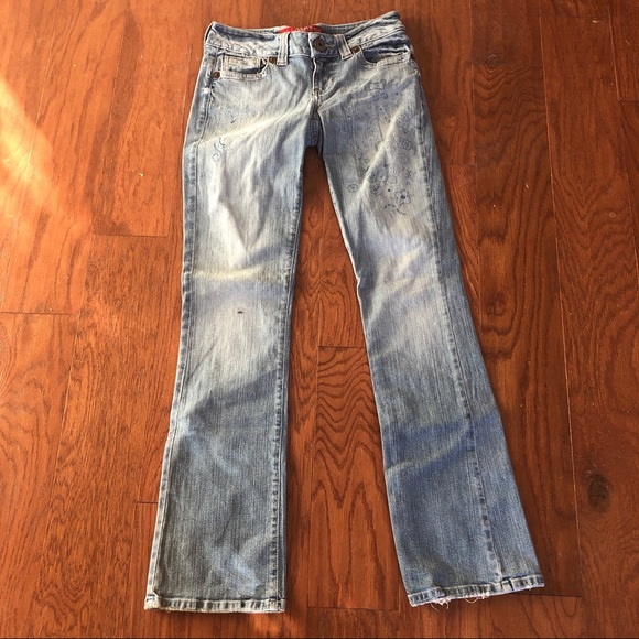 Guess Denim - HP🎉GUESS jeans with cute stencil designs